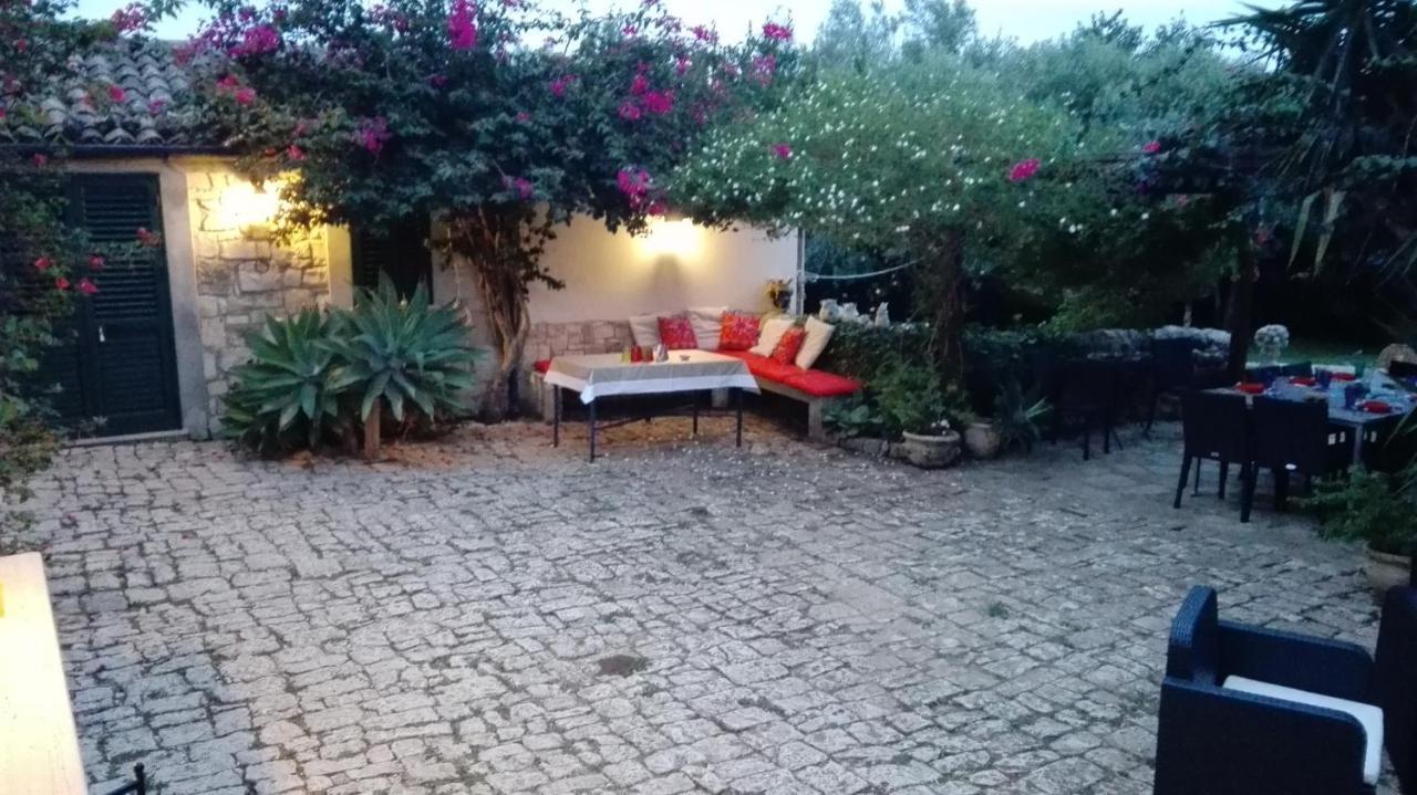 מלון מודיקה Oasi Di Campagna מראה חיצוני תמונה